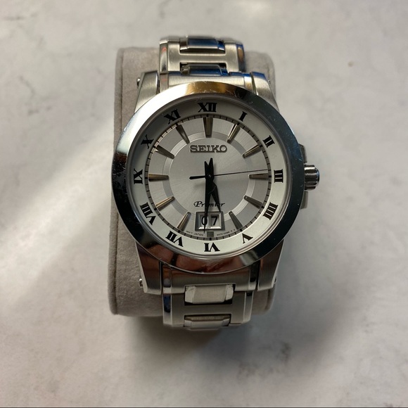 Seiko Other - Seiko Premier watch in excellent condition.
